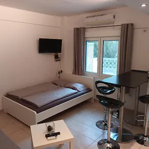  Apartment Palm
